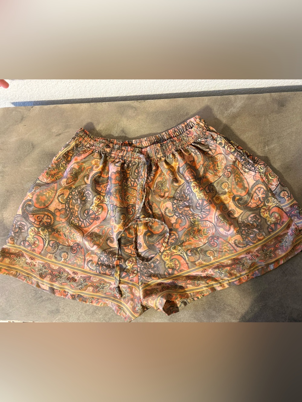 Swarna Greece Silk Paisley Print Drawstring Shorts - Women's Free Size (XS/S)